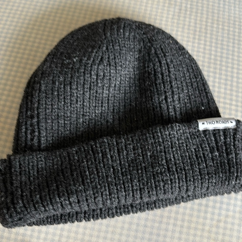 Two Roads rock port fisherman beanie